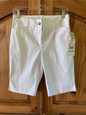 Women's Ruby Rd. white long Bermuda shorts size 8P - NWT